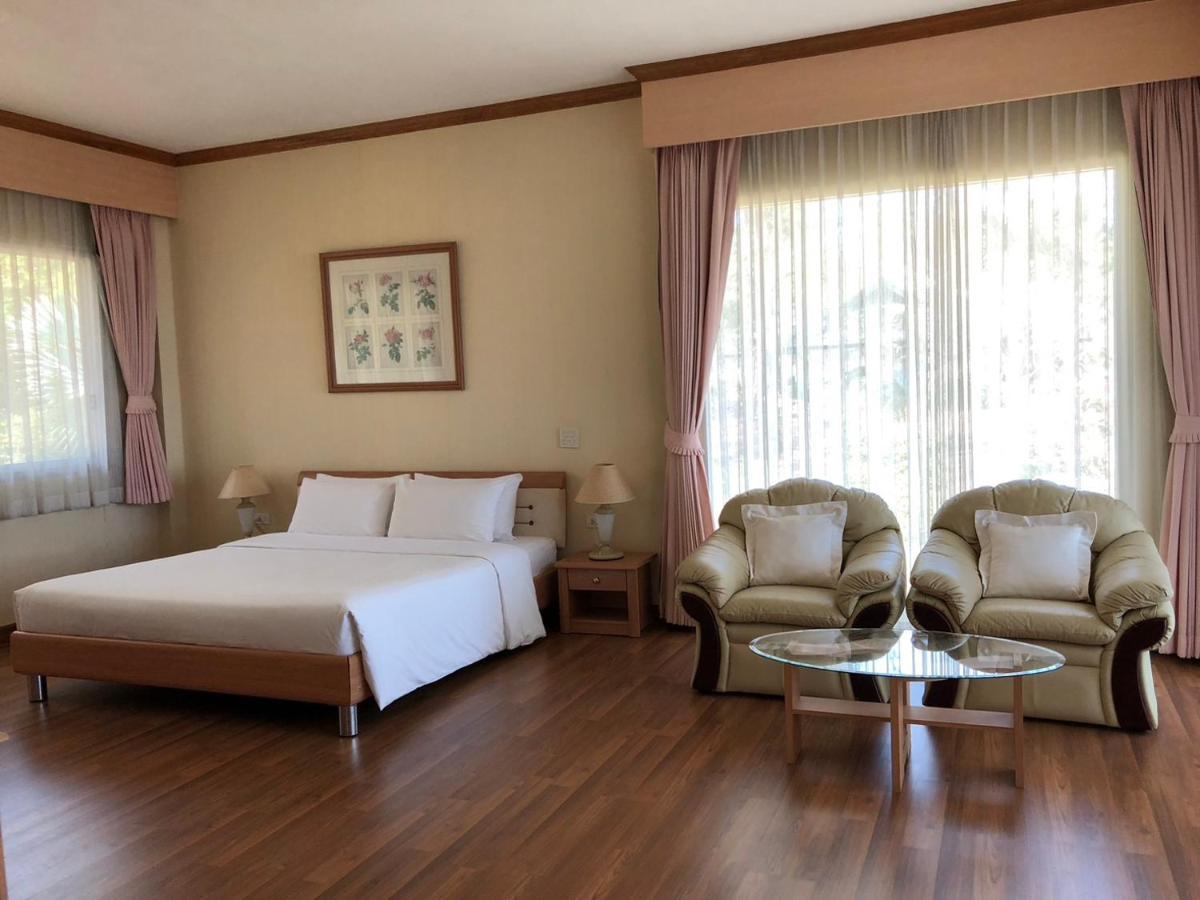 Seapine Beach Golf And Resort Hua Hin Ban Khao Takiap Eksteriør bilde