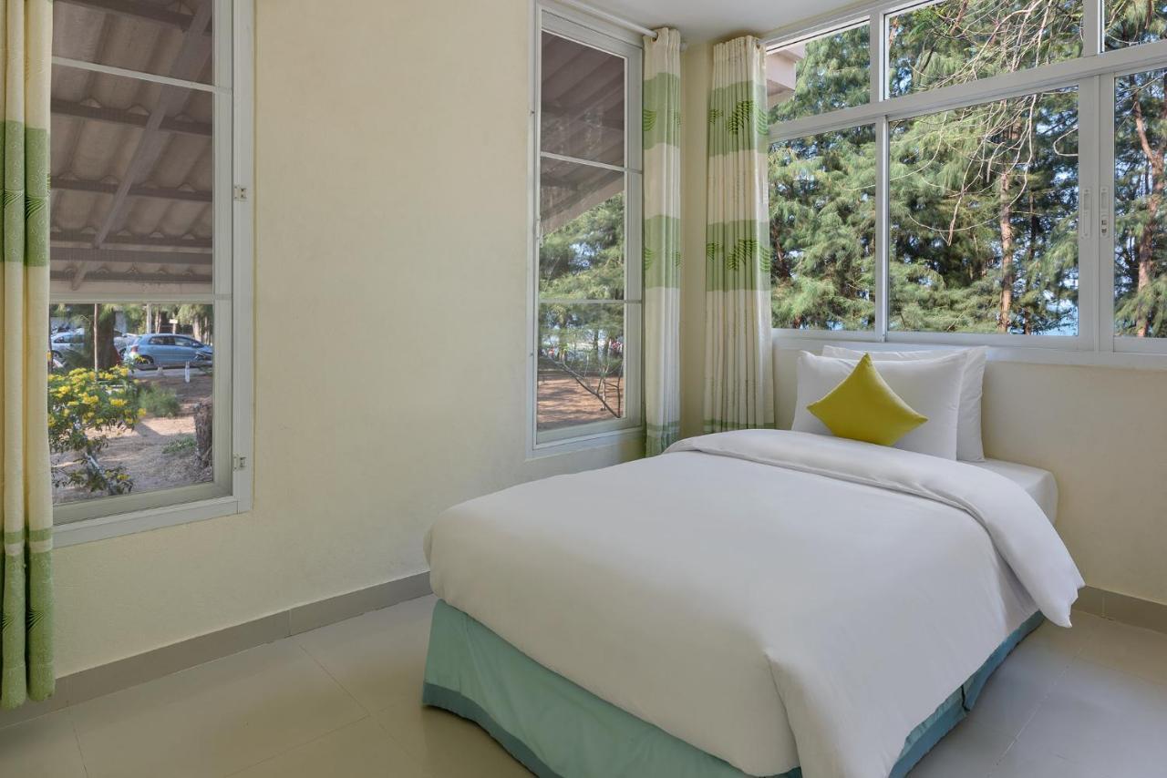 Seapine Beach Golf And Resort Hua Hin Ban Khao Takiap Eksteriør bilde